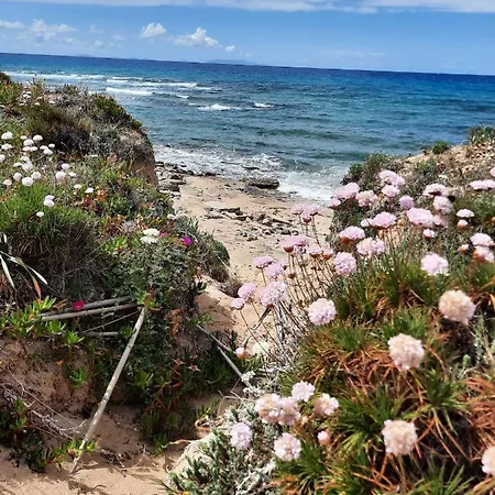 Holiday home In Sardegna Con Giardino E Vista Mare Castelsardo