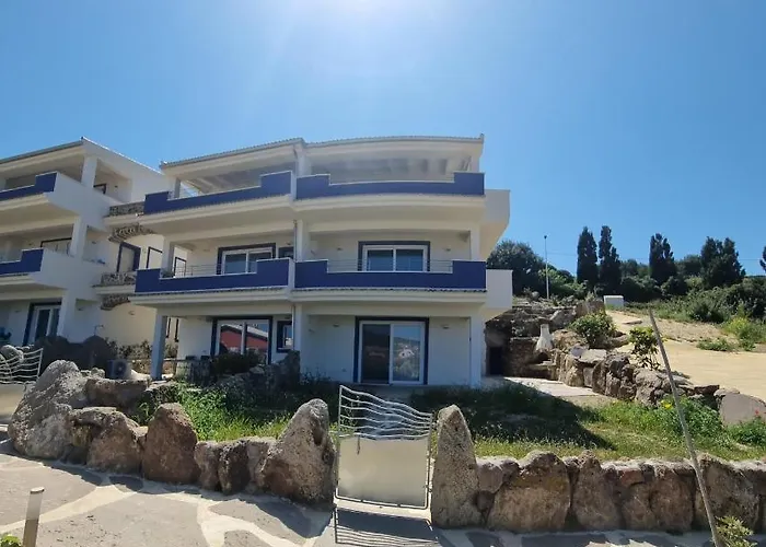 In Sardegna Con Giardino E Vista Mare Dom wakacyjny